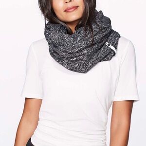 Brand new LULULEMON vinyasa scarf